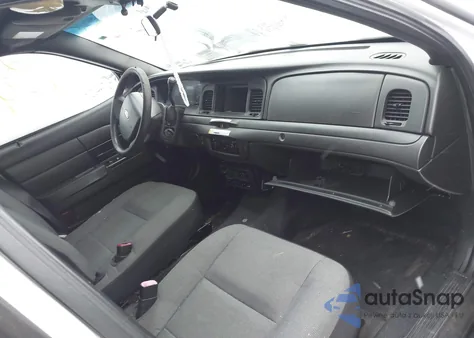 2011 Ford Crown Victoria Police Interceptor z USA, uszkodzony, nr VIN 2FABP7BVXBX159351